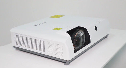 ข่าวบริษัทล่าสุดเกี่ยวกับ โปรเจคเตอร์ FLYIN RL-S600W เปลี่ยนรูปแบบมาตรฐานใหม่ในธุรกิจและการศึกษา
