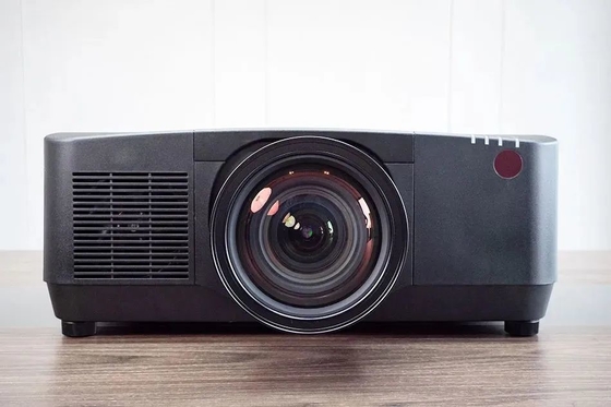 Flyin EL-G36KU 4K 7D Hologram Laser Projector พร้อม 3LCD 30K ANSI Lumens สําหรับอาคารกลางแจ้ง 3D Mapping Large Venue Pro