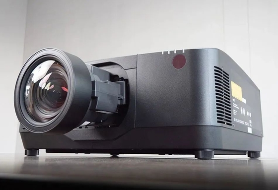 Flyin EL-G36KU 4K 7D Hologram Laser Projector พร้อม 3LCD 30K ANSI Lumens สําหรับอาคารกลางแจ้ง 3D Mapping Large Venue Pro