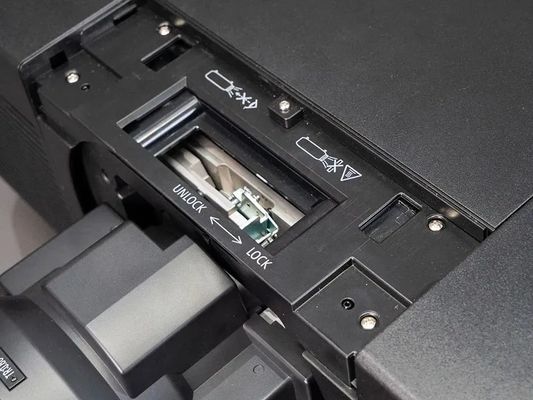 เครื่องฉายภาพเลเซอร์โฮโลแกรม Flyin EL-G36KU 4K 7D พร้อม 3LCD 30000 ANSI Lumens สำหรับฉายภาพ 3 มิติบนอาคารกลางแจ้งในสถานที่ขนาดใหญ่