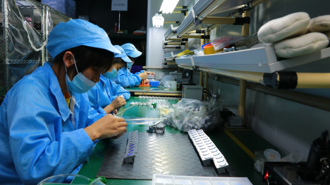 Flyin 2025 โปรเฟชั่นแนล 3LCD 4K เลเซอร์โปรเจคเตอร์ 7200 Ansi Lumens Ultra Hd 3840x2160 ความสว่างสูง สําหรับการศึกษาธุรกิจ สถานที่ใหญ่ ห้องเลี้ยง สถานที่ 15